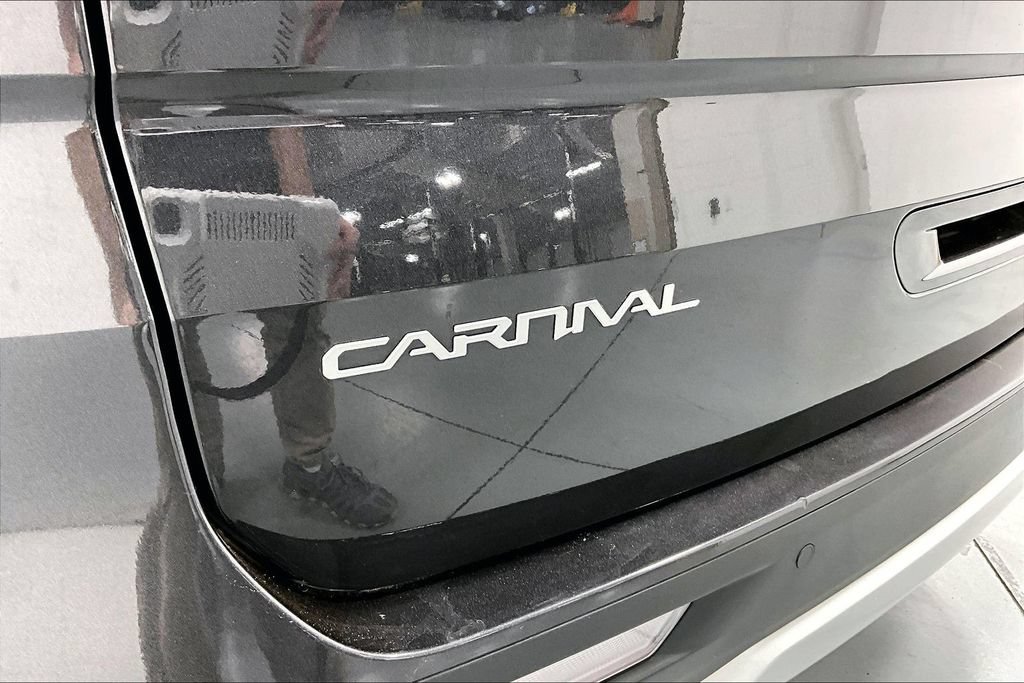 Used 2024 Kia Carnival LX FWD image 33