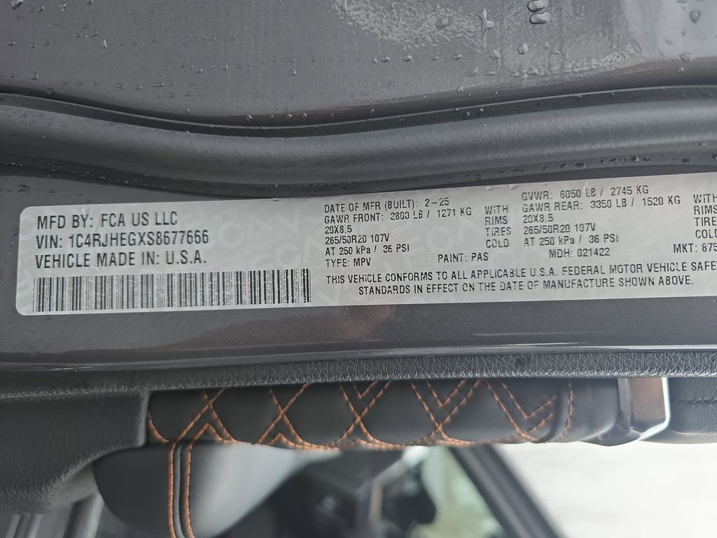 Used 2025 Jeep Grand Cherokee Summit AWD/4WD image 37