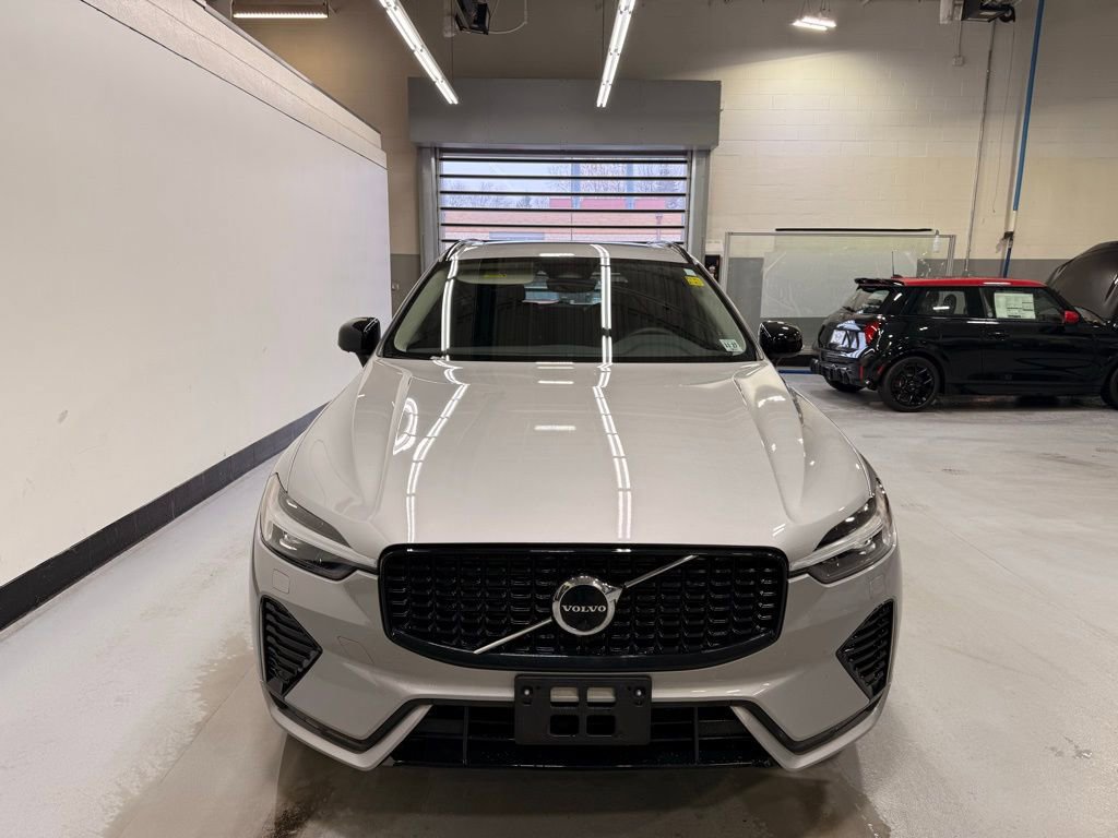 Used 2023 Volvo XC60 B5 Plus w/ Climate Package image 8