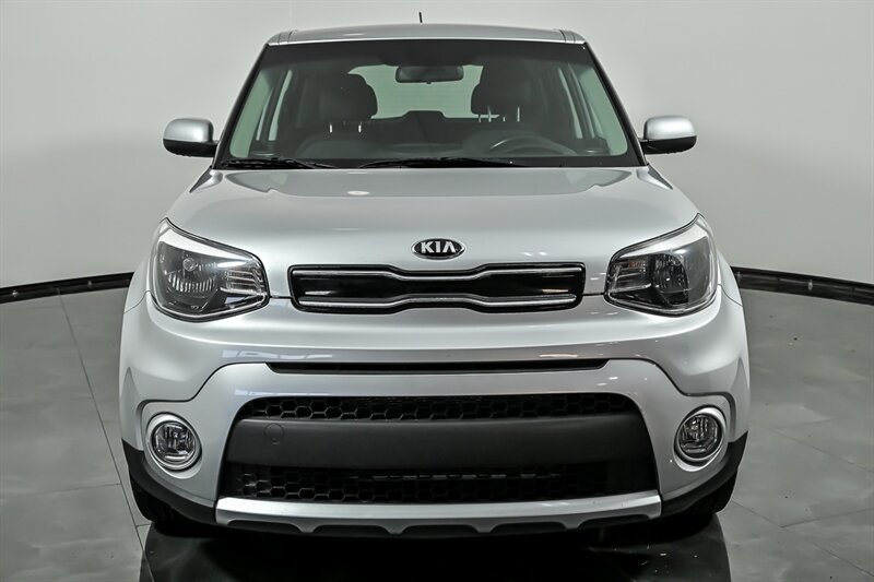 Used 2017 Kia Soul + FWD image 4