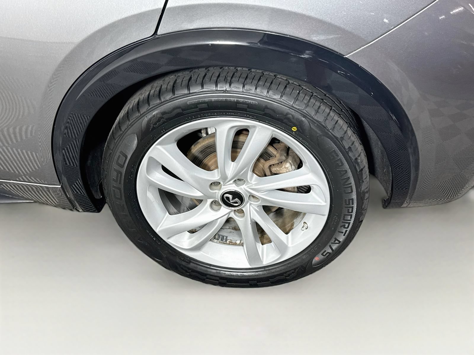 Used 2018 INFINITI QX30 w/ Cargo Package FWD image 26