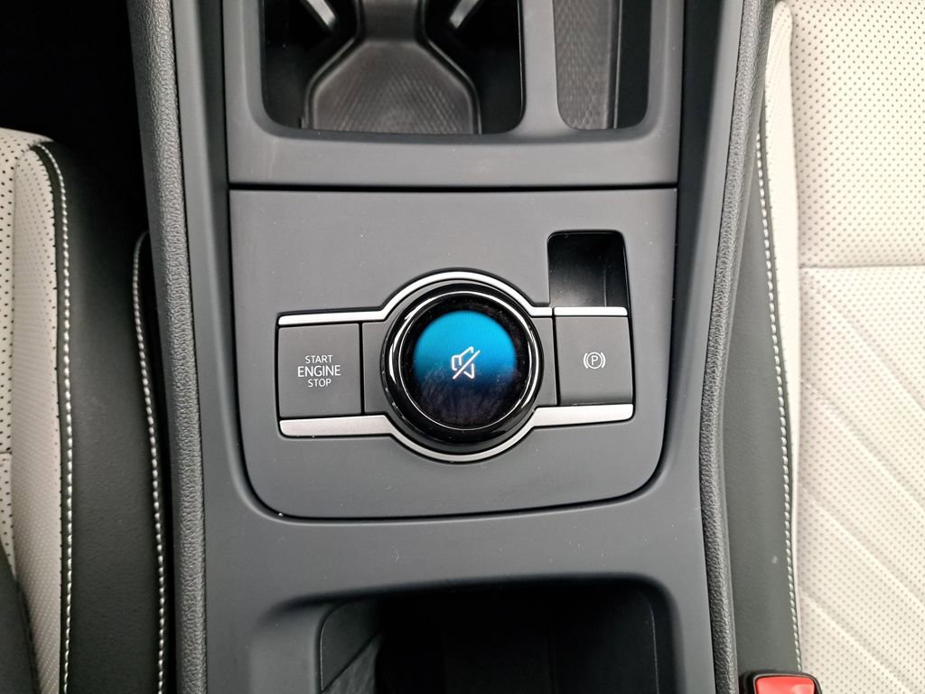 Used 2025 Volkswagen Tiguan SE image 27