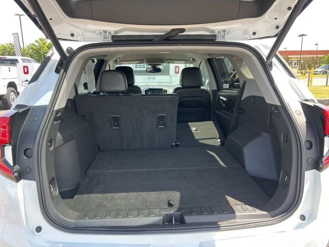 Used 2023 GMC Terrain SLT FWD image 30