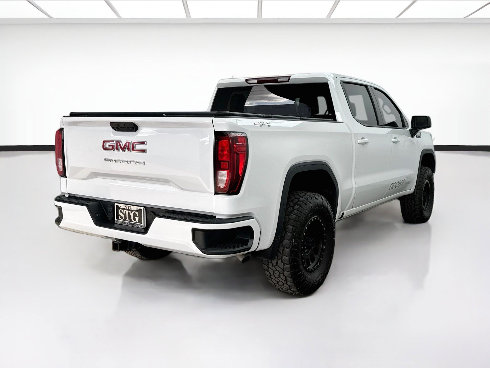 Used 2024 GMC Sierra 1500 Elevation AWD/4WD image 4