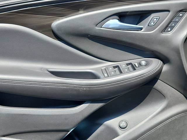 Used 2020 Buick Envision Essence FWD image 11