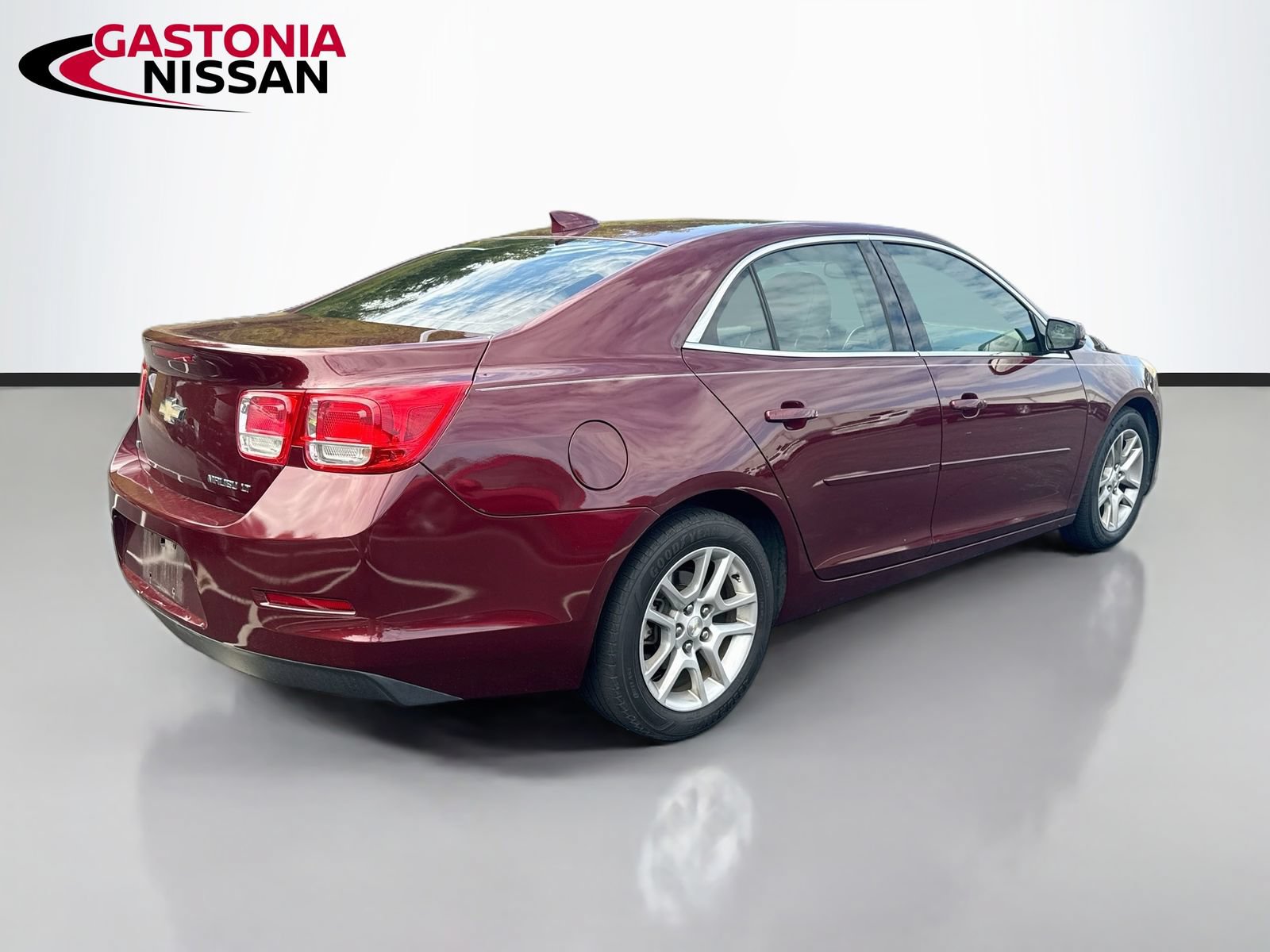 Used 2015 Chevrolet Malibu LT w/ Power Convenience Package FWD image 9
