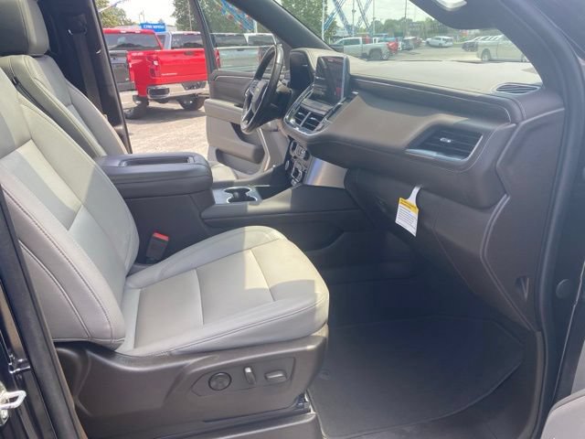 Used 2022 Chevrolet Suburban LT w/ Luxury Package AWD/4WD image 37