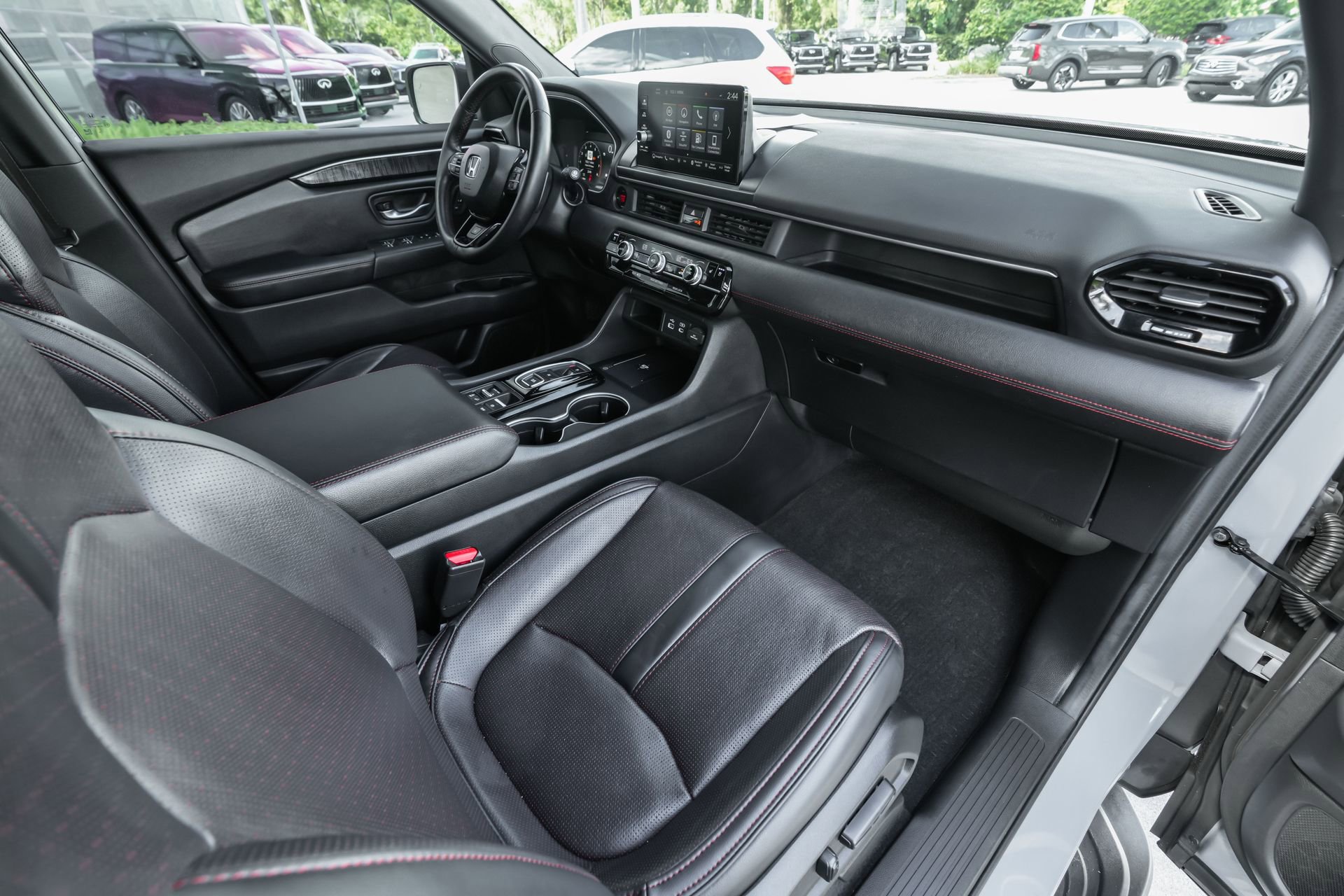 Used 2025 Honda Pilot Black Edition image 38