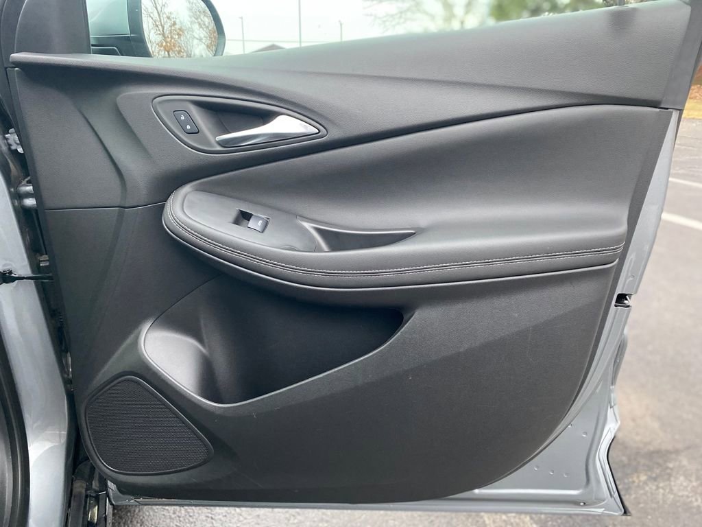 Used 2024 Buick Encore GX Sport Touring image 9