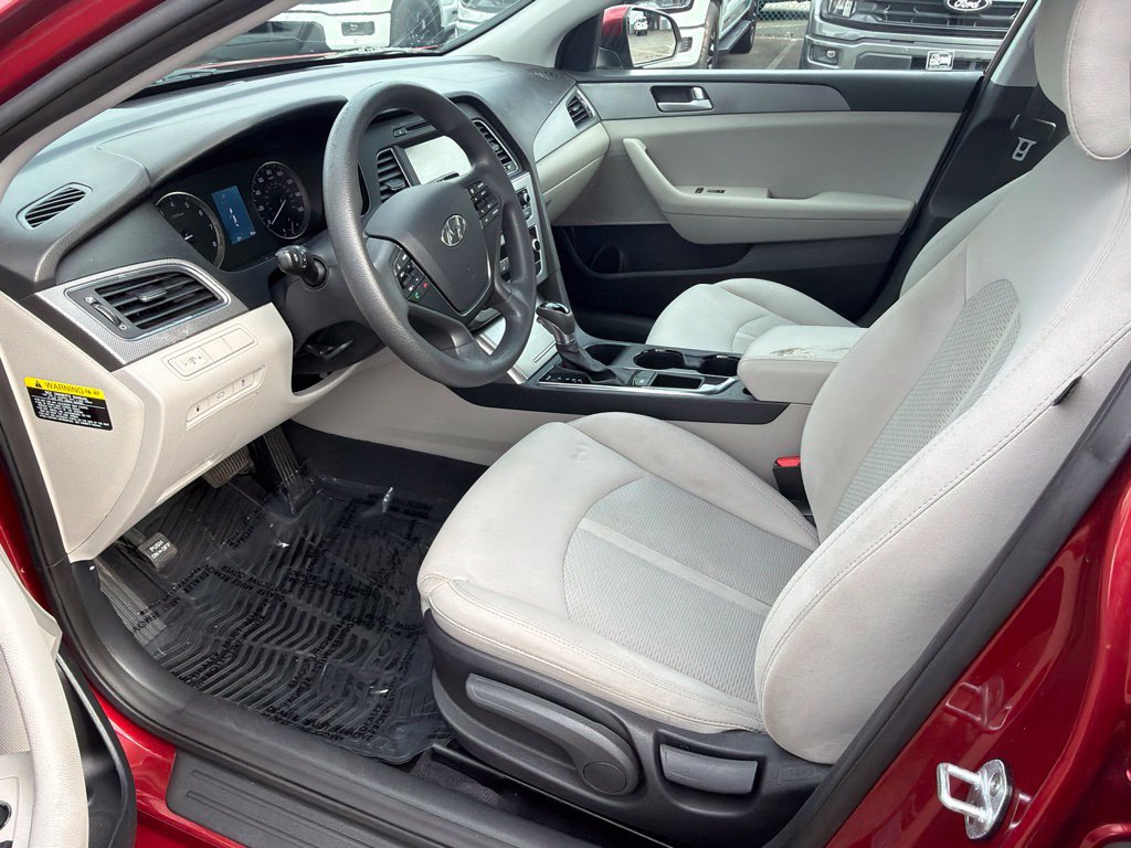 Used 2016 Hyundai Sonata SE FWD image 11