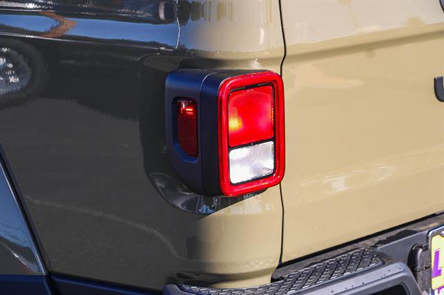 New 2025 Jeep Gladiator Sport image 11