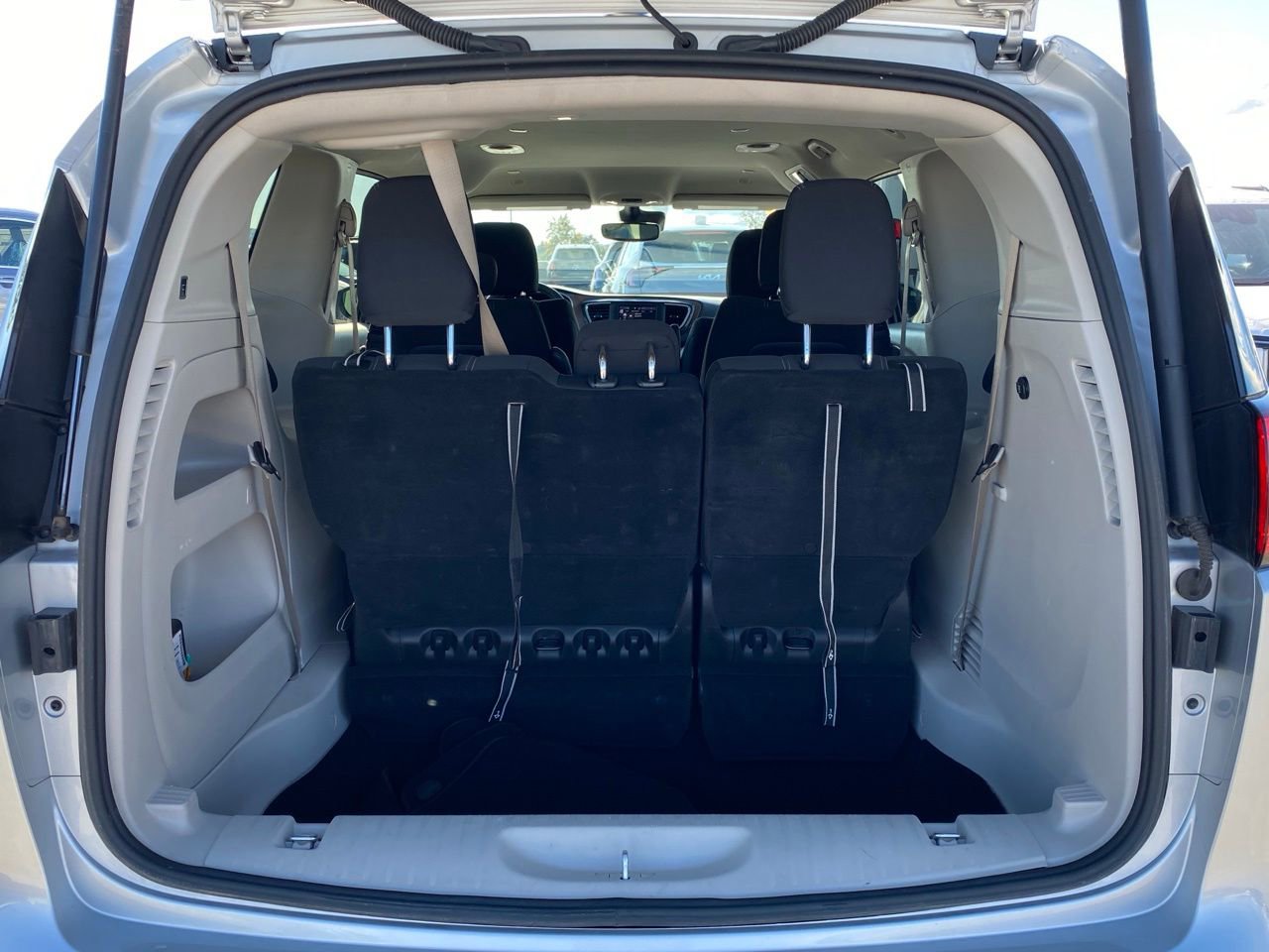 Used 2024 Chrysler Voyager LX FWD image 21