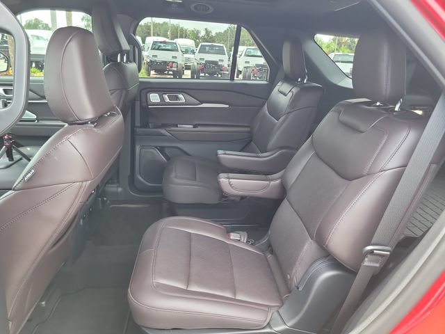 Used 2026 Ford Explorer Platinum RWD image 14