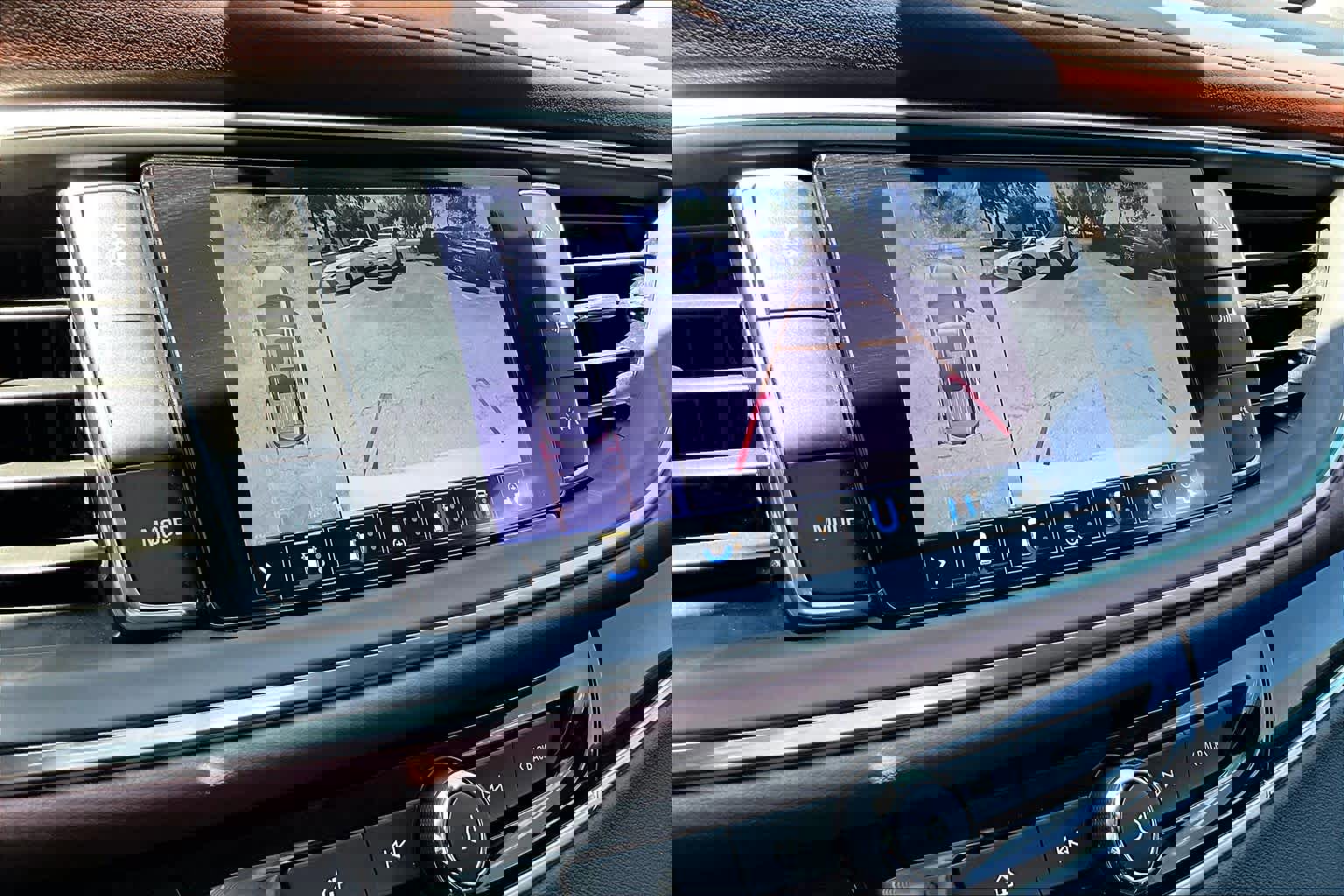 Used 2021 Buick Enclave Avenir w/ Avenir Technology Package FWD image 25