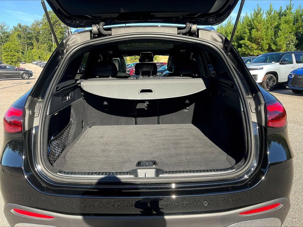 Used 2026 Mercedes-Benz GLC 300 image 36