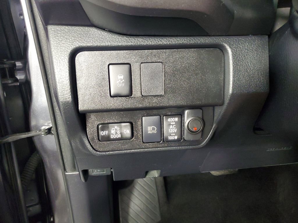 Used 2021 Toyota Tacoma TRD Sport w/ Technology Package image 28