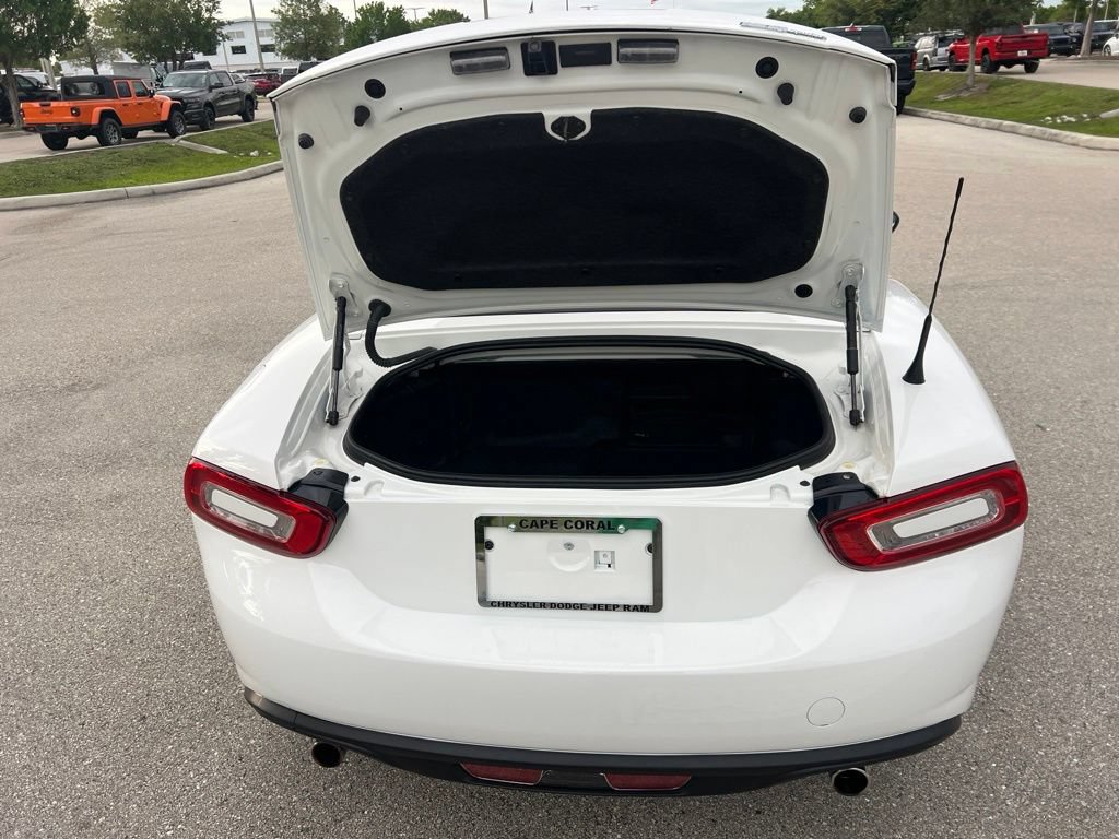 Used 2018 FIAT 124 Spider Classica w/ Technology Group RWD image 13