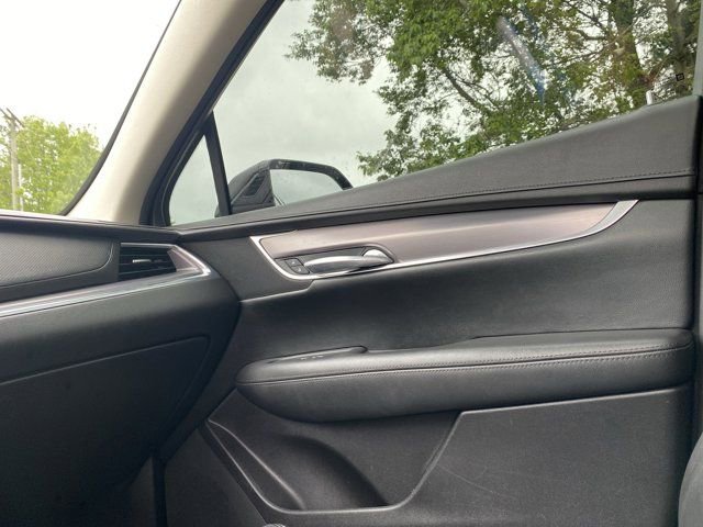 Used 2018 Cadillac XT5 Luxury w/ Driver Awareness Package image 22