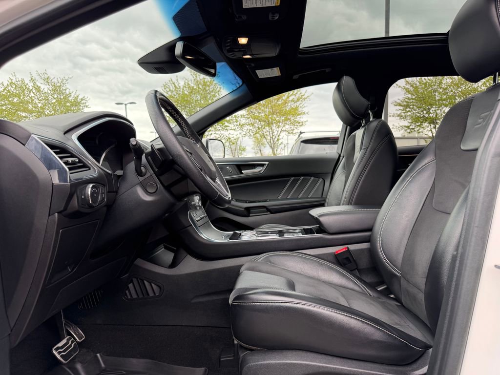 Used 2019 Ford Edge ST w/ Equipment Group 401A AWD/4WD image 17