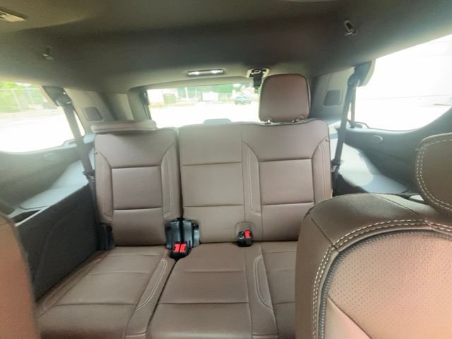 Used 2025 Chevrolet Tahoe High Country AWD/4WD image 27