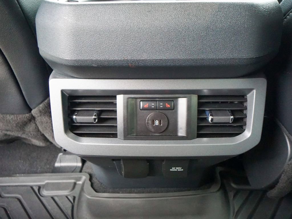 Used 2023 Ford F250 Lariat w/ Black Appearance Package image 19