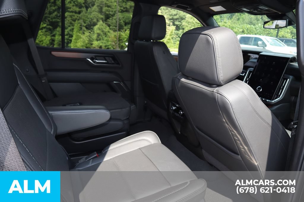 Used 2025 GMC Yukon Denali RWD image 24