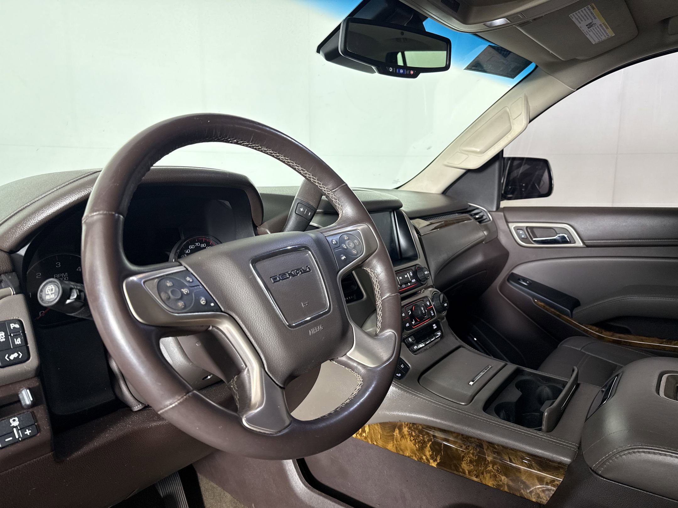 Used 2015 GMC Yukon Denali w/ Open Road Package RWD image 4