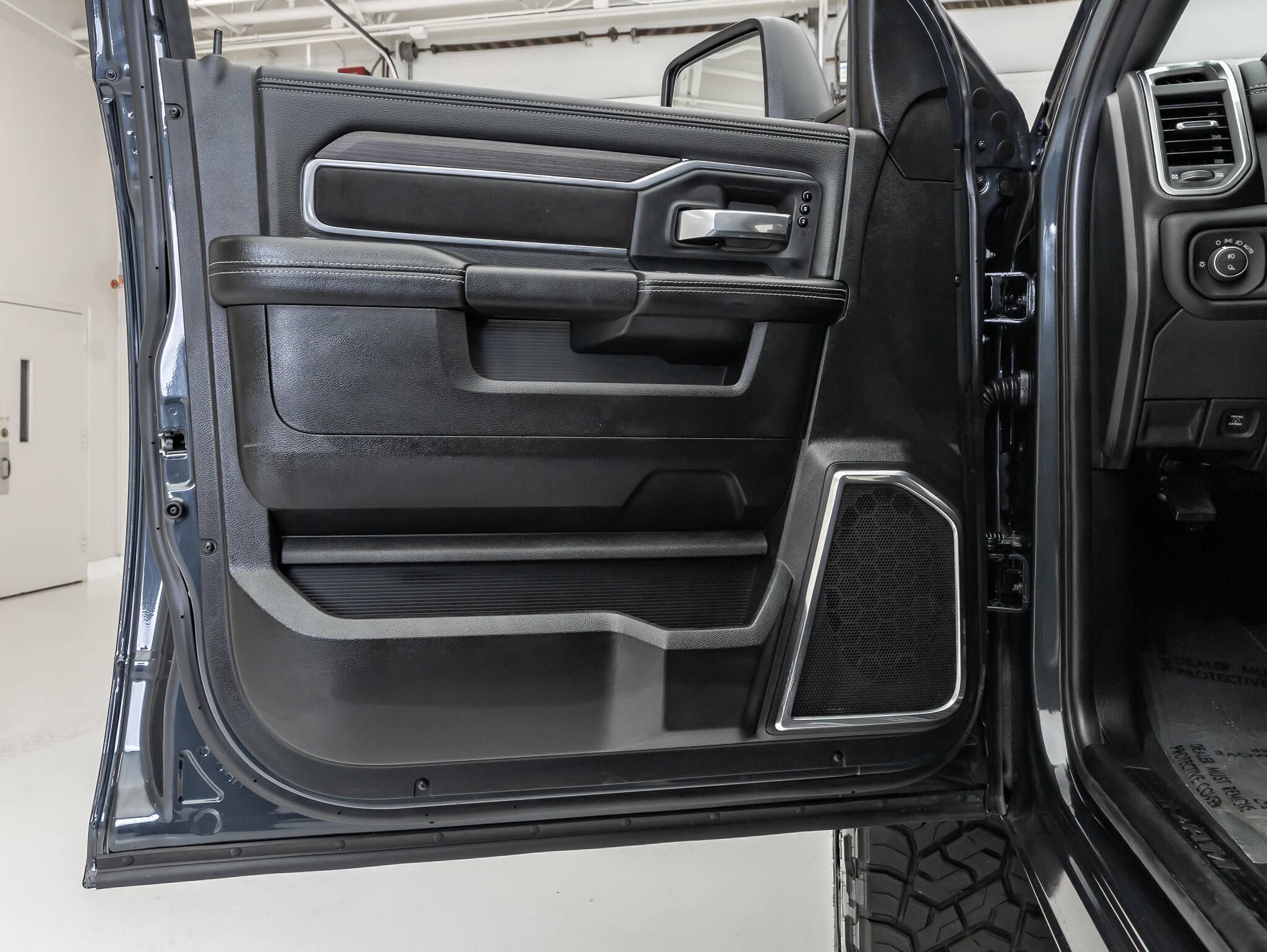 Used 2026 RAM 2500 Laramie w/ Night Edition AWD/4WD image 34