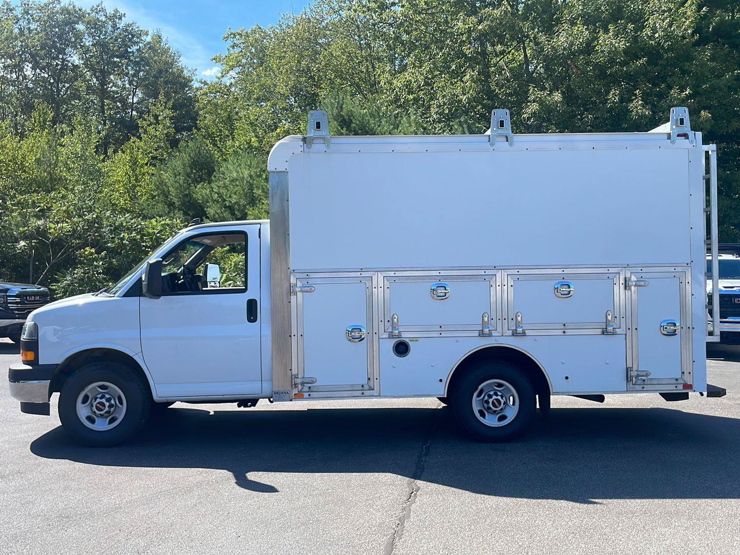 Used 2020 GMC Savana 3500 w/ Power Convenience Package RWD image 4