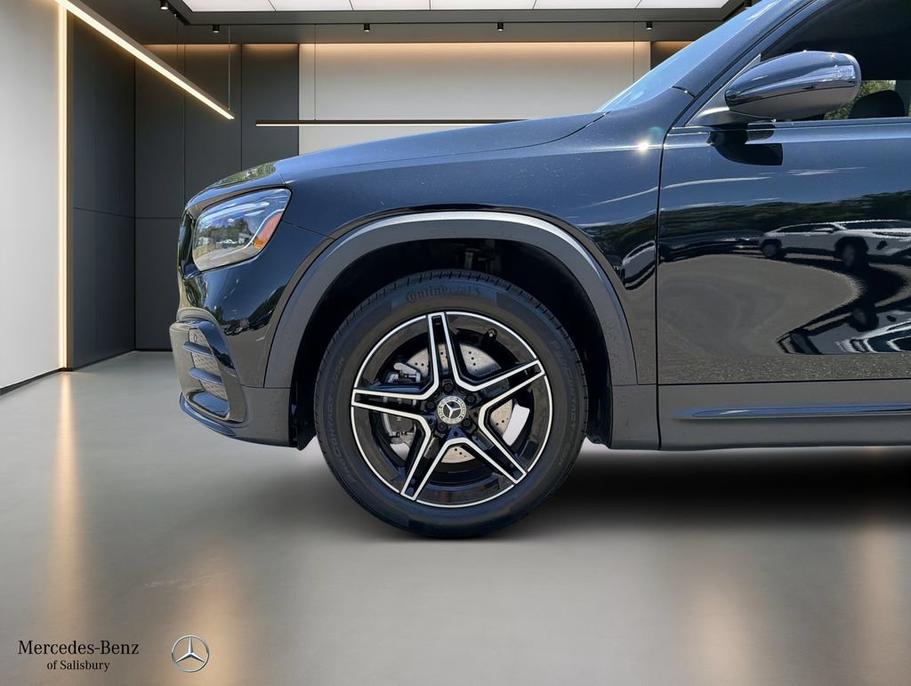 Certified 2024 Mercedes-Benz GLB 250 4MATIC w/ AMG Night Package image 7