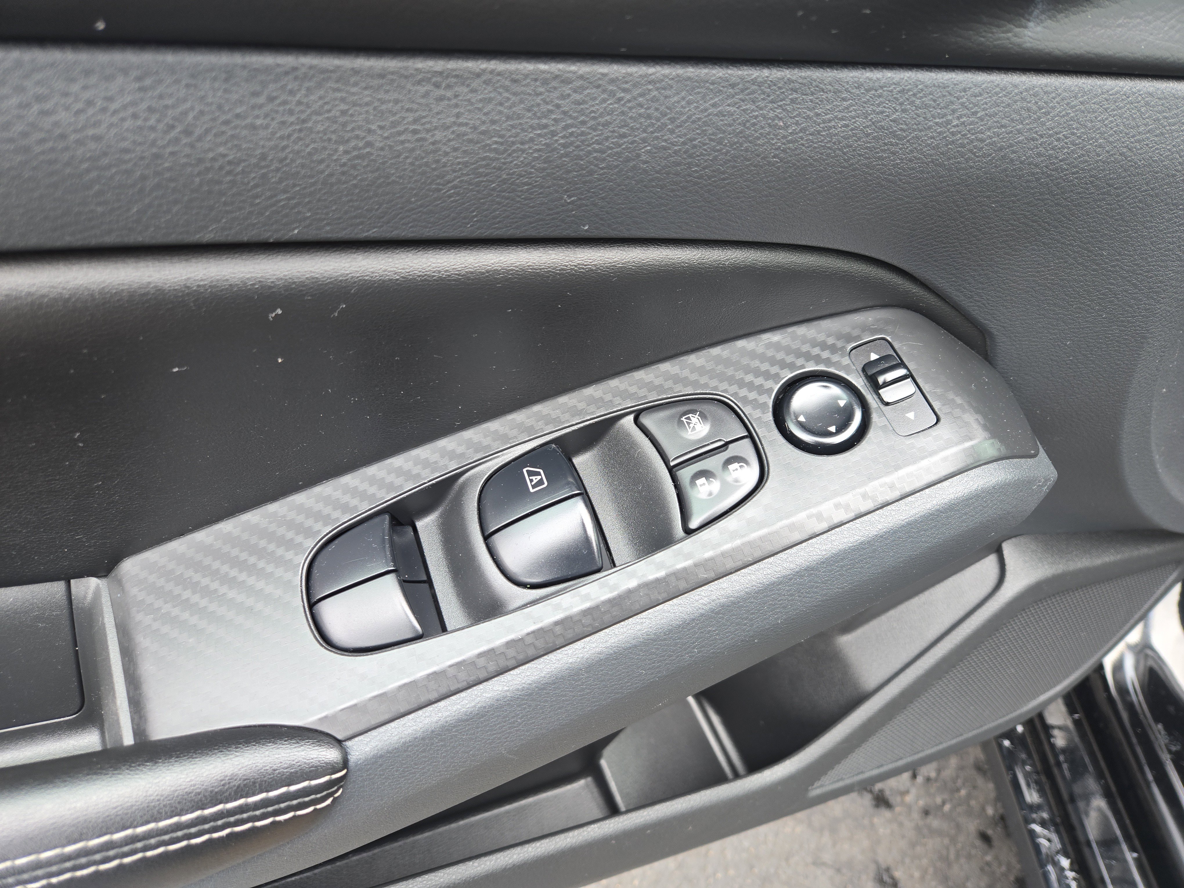 Used 2024 Nissan Altima 2.5 SV image 14