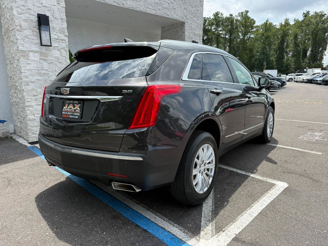 Used 2018 Cadillac XT5 FWD image 16