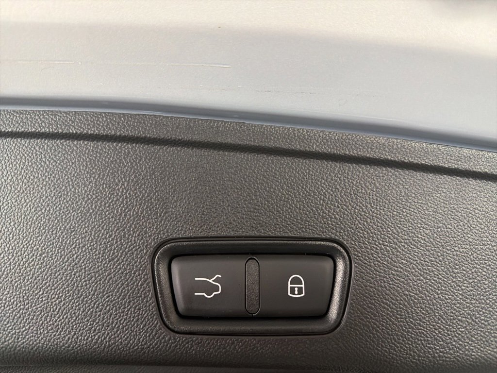 Used 2023 Maserati Grecale Trofeo image 33