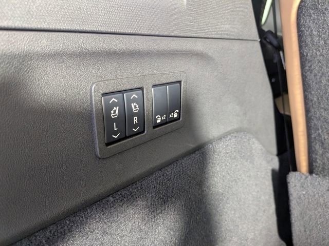 New 2025 Cadillac Escalade IQ Luxury 2 AWD/4WD image 12