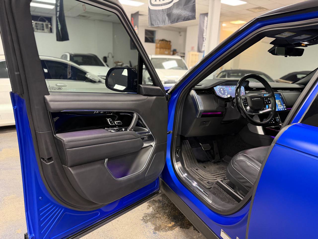 Used 2023 Land Rover Range Rover Long Wheelbase Autobiography image 10