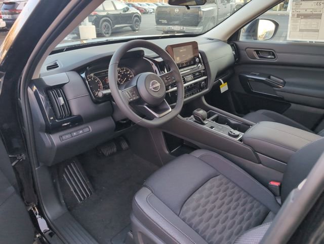 New 2025 Nissan Pathfinder SV image 13