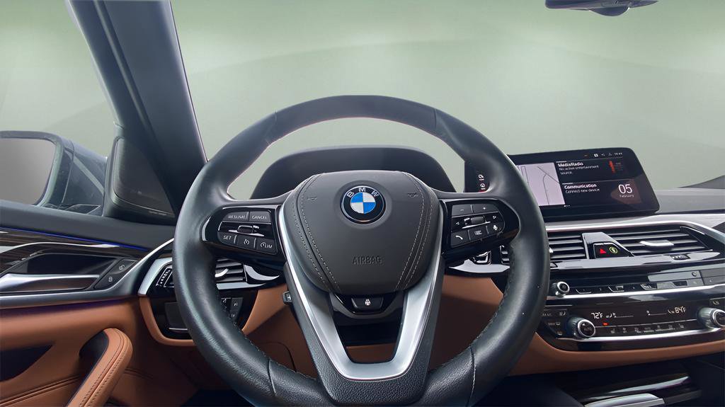 Used 2023 BMW 530i xDrive w/ Premium Package image 15