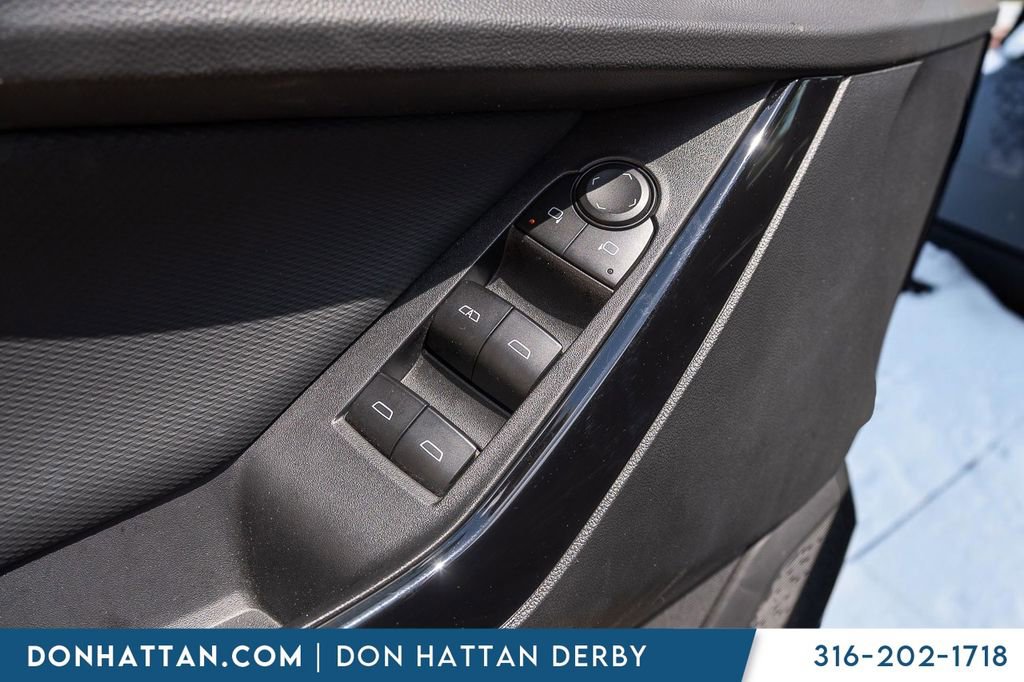 Used 2025 Chevrolet Equinox LT FWD image 15