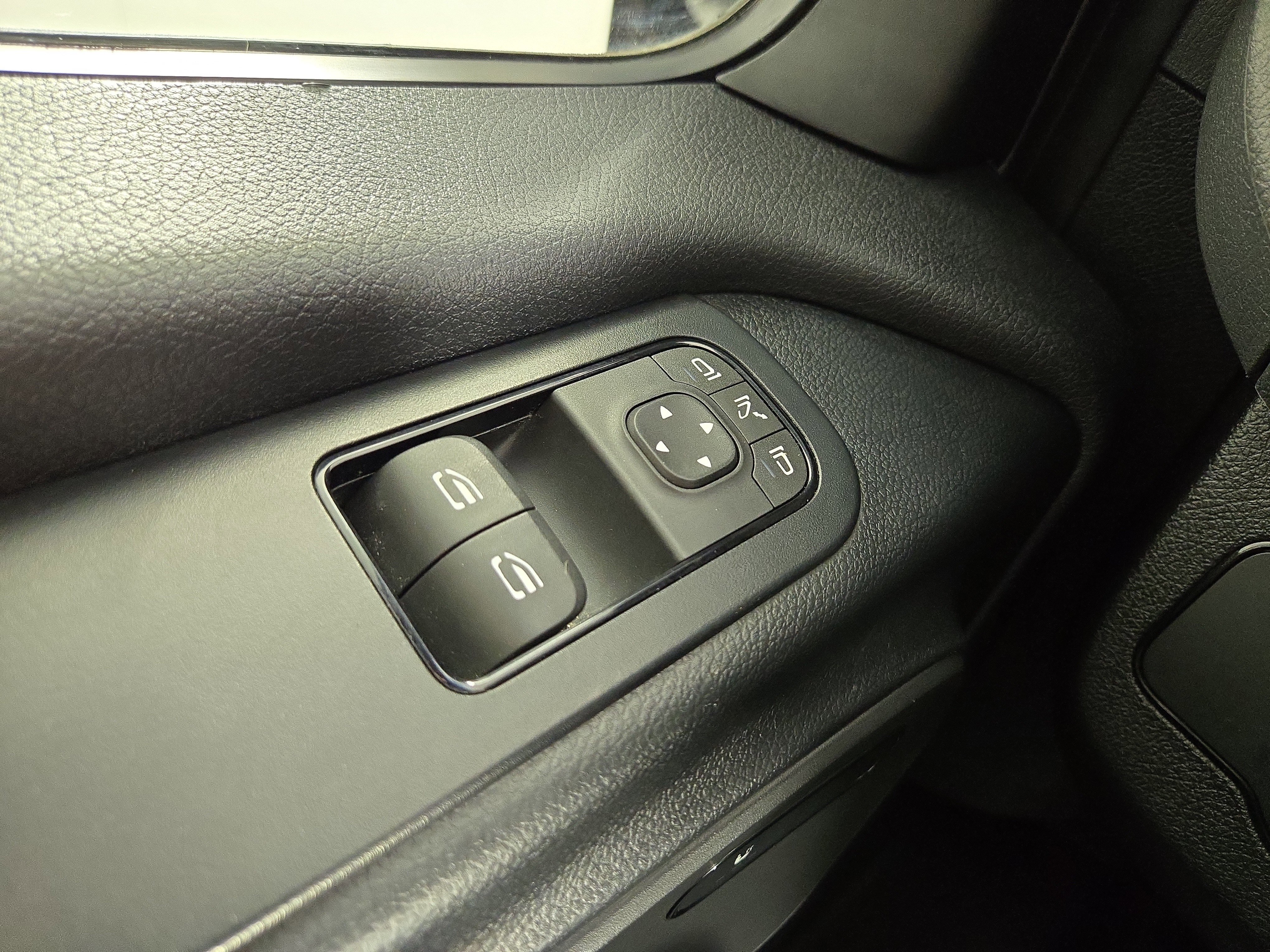 Used 2025 Mercedes-Benz Sprinter 2500 image 27