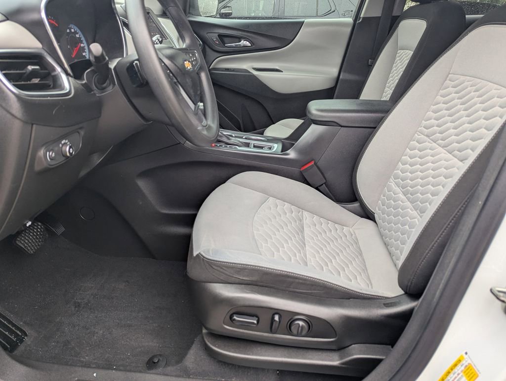 Used 2021 Chevrolet Equinox LS w/ LS Convenience Package FWD image 11