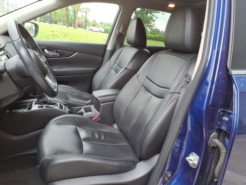 Used 2020 Nissan Rogue SL w/ Premium Package AWD/4WD image 12