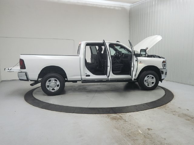 New 2026 RAM 2500 Tradesman AWD/4WD image 17