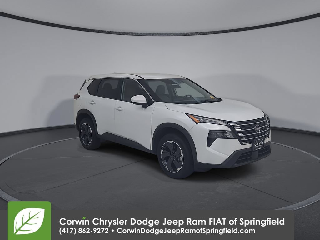 Used 2025 Nissan Rogue SV AWD/4WD image 3