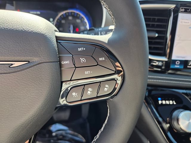 New 2027 Chrysler Pacifica Limited w/ S Appearance Package FWD image 32