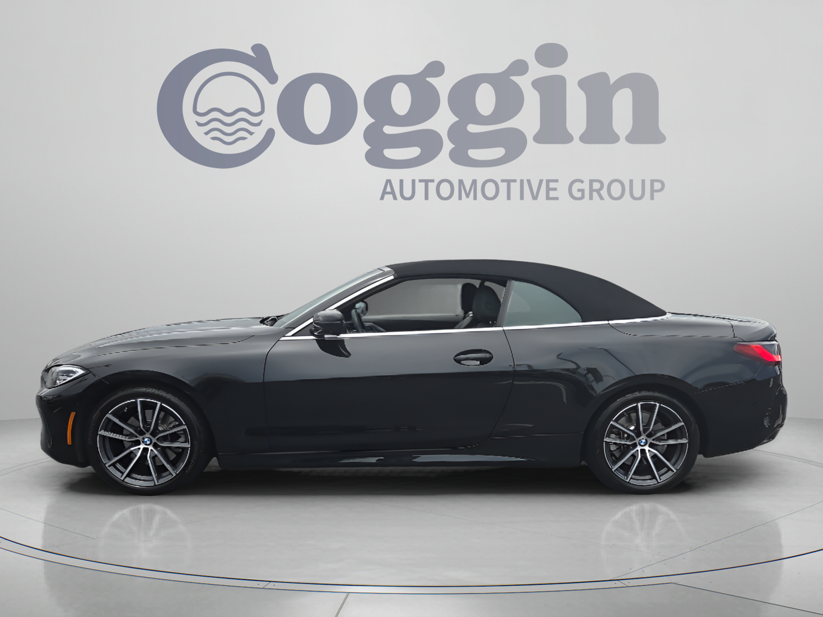 Used 2024 BMW 430i Convertible w/ Premium Package RWD image 2