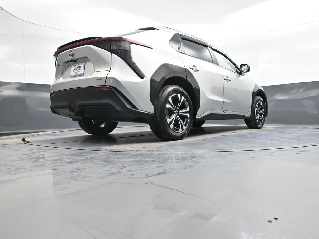 Used 2023 Toyota bZ4X XLE w/ Weather Package image 30