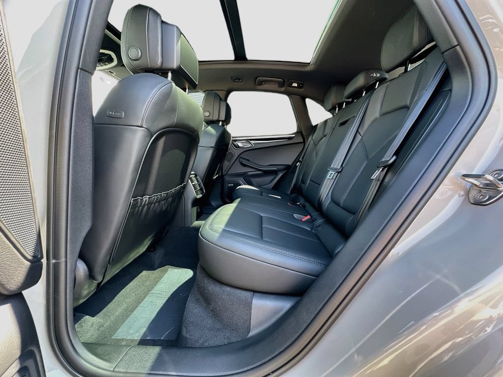 New 2026 Porsche Macan AWD/4WD image 24