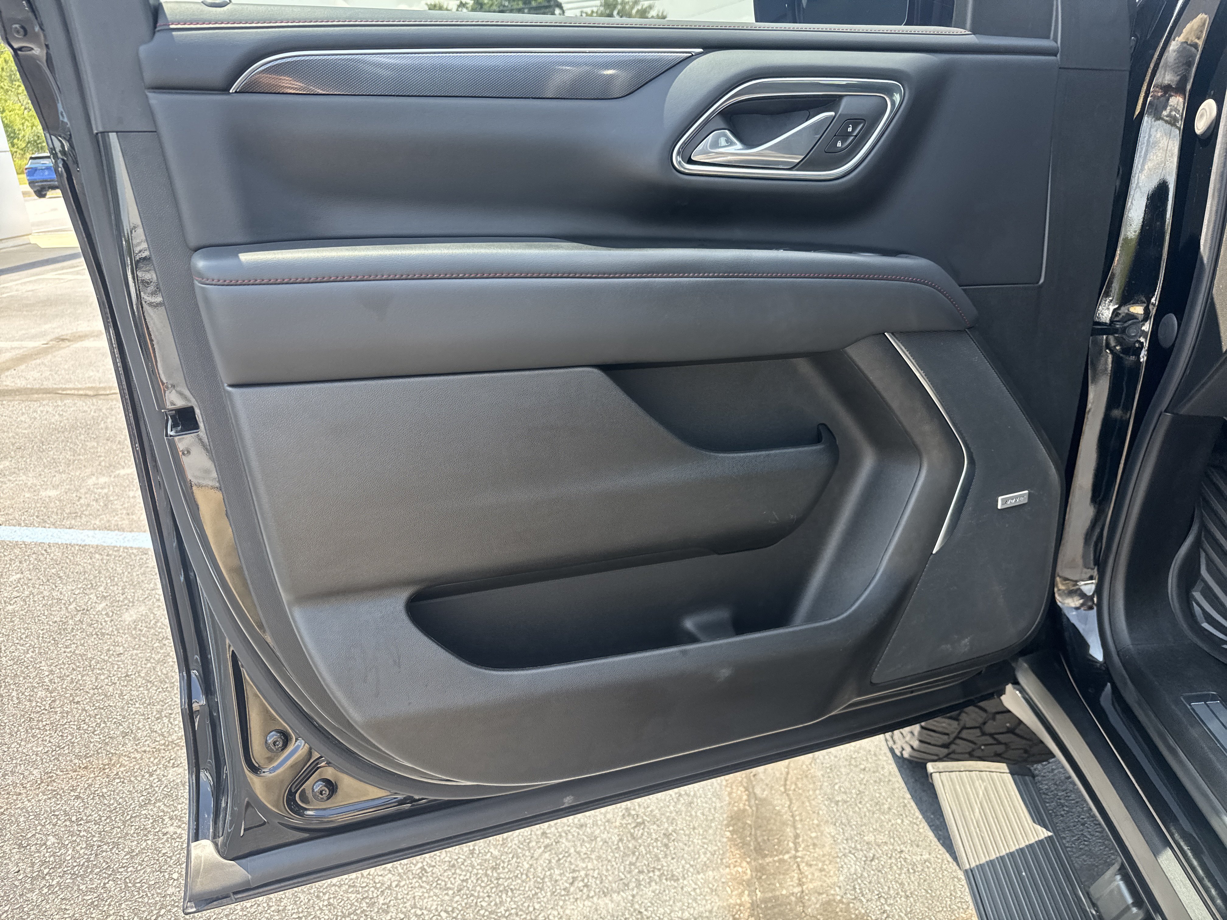Used 2023 Chevrolet Tahoe RST w/ Luxury Package AWD/4WD image 16
