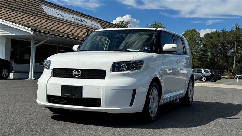 Used 2008 Scion xB FWD image 2