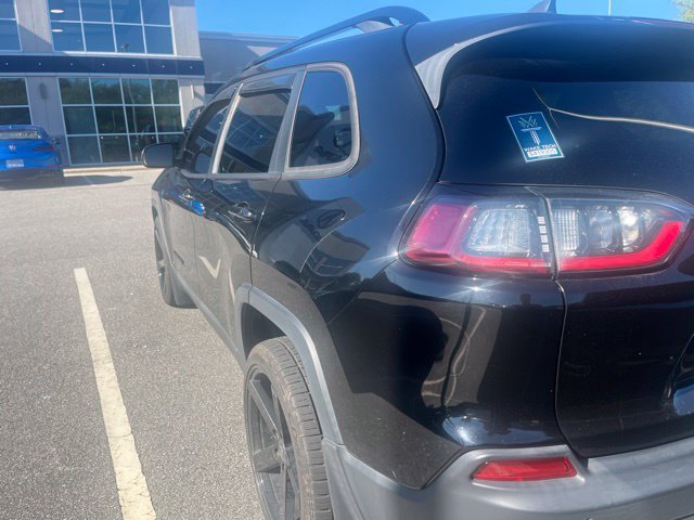 Used 2019 Jeep Cherokee Latitude Plus FWD image 6